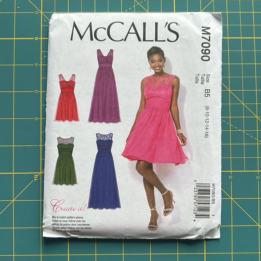 McCall Sewing Pattern - Dress M7090